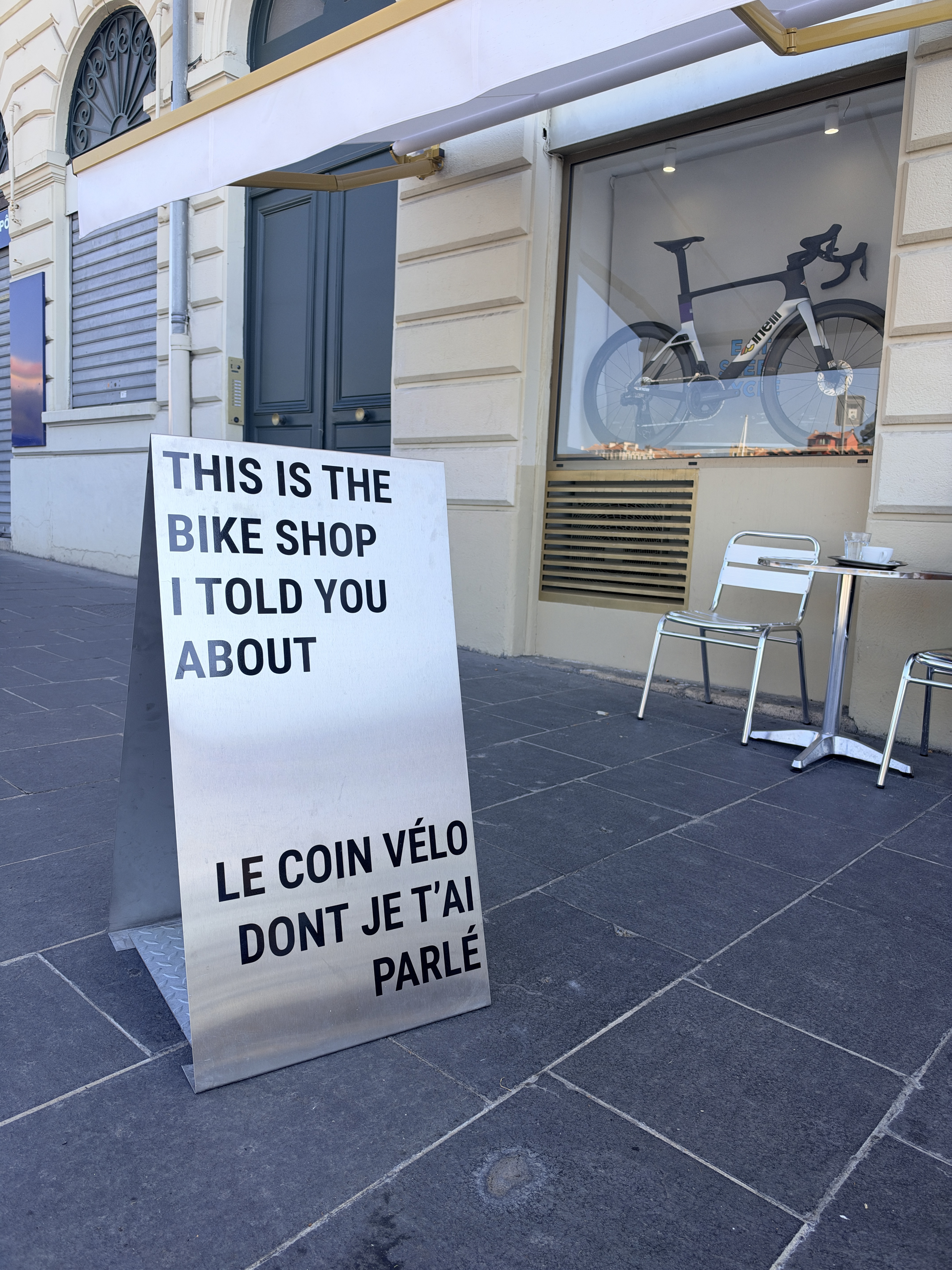Cycling cafe in Nice